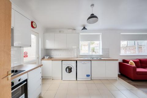 4 bedroom house to rent - Somerset Road, Canterbury