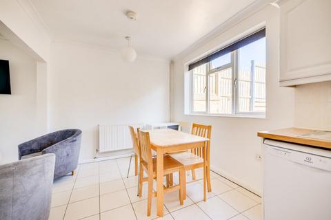 4 bedroom house to rent - Warwick Road, Canterbury