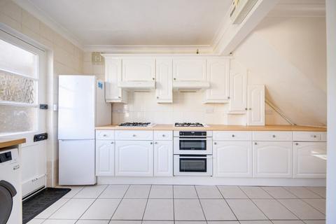 4 bedroom house to rent - Warwick Road, Canterbury