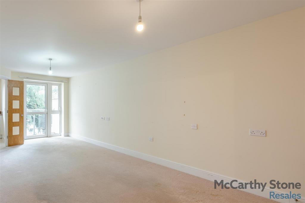 8657699-interior06.jpg
