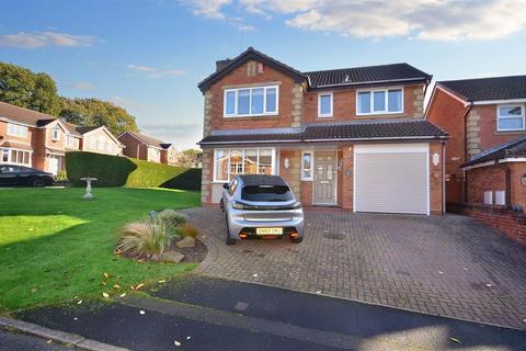 4 bedroom detached house for sale, Coniston Close, Stone