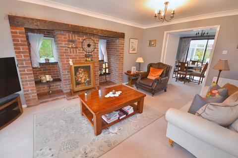 4 bedroom detached house for sale, Coniston Close, Stone