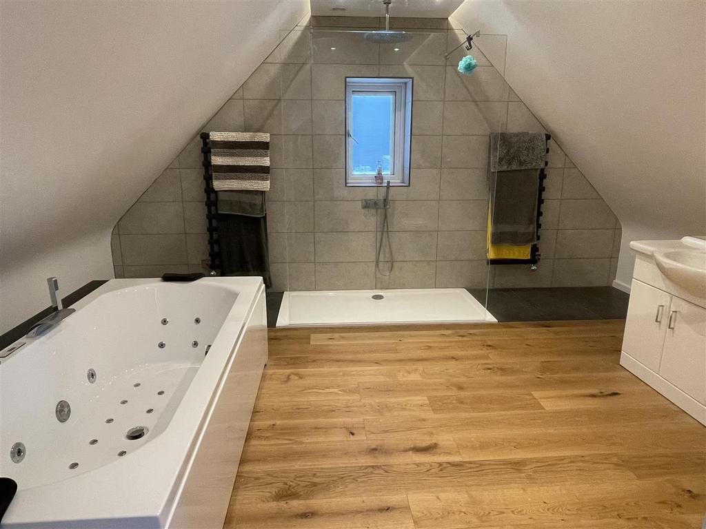 Bathroom Ensuite Best.JPG