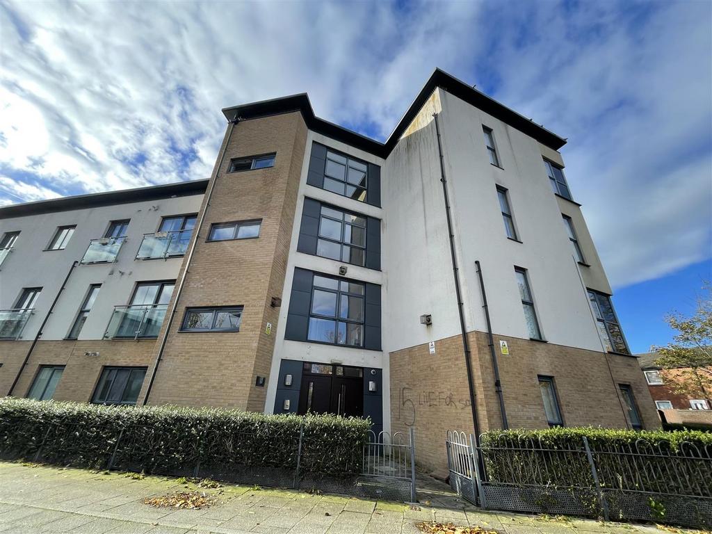 33 Duke Street, New Broughton 2 bed flat £130,000