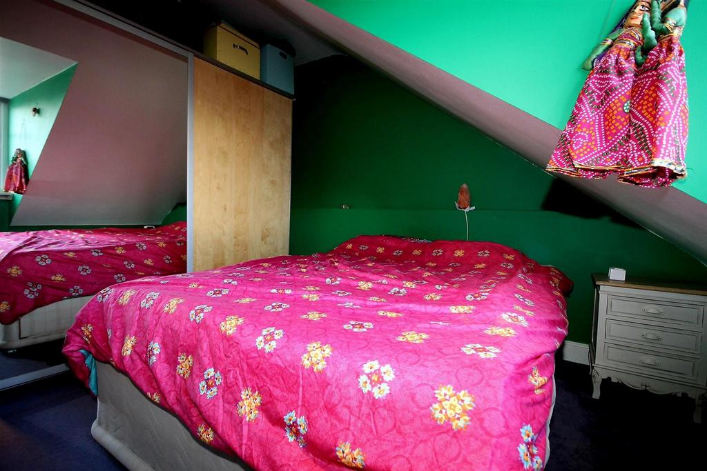 Bed.jpg