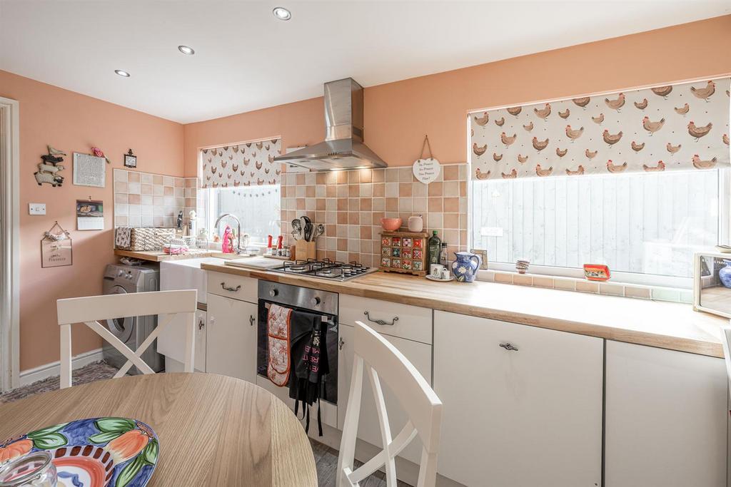 Cobden Street, Wollaston, DY8 3RU 2 bed terraced house £260,000