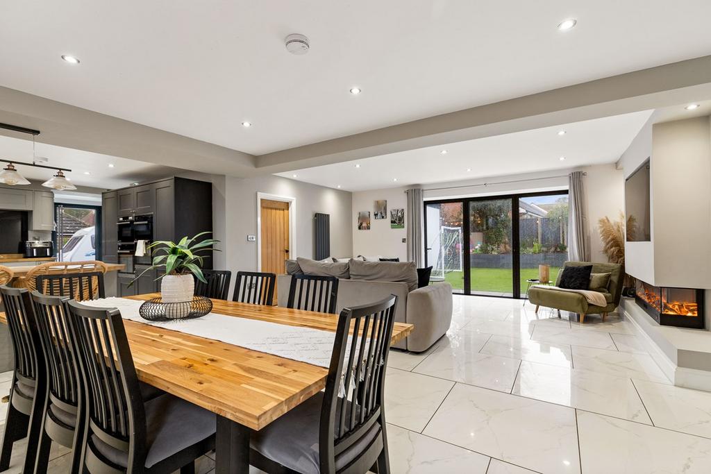 Station Road, St MargaretsAtCliffe, Dover, CT15 5 bed detached bungalow for sale £800,000