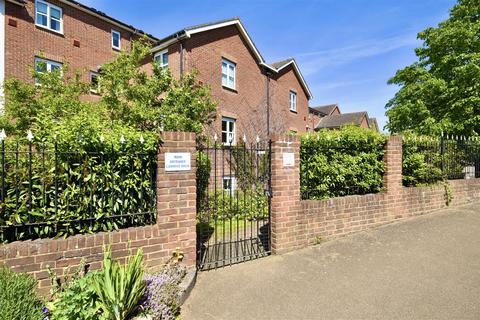 1 bedroom retirement property for sale, Hamilton Court, Leighton Buzzard, LU7 1JF