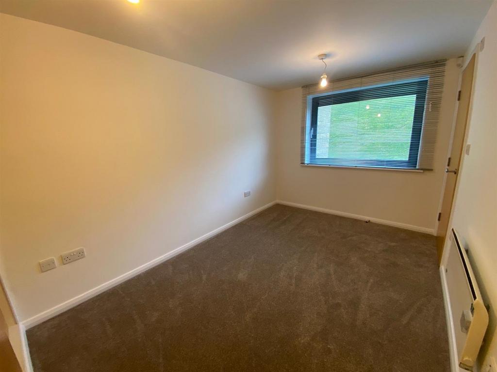 ROOM.jpg