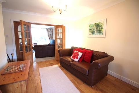 3 Boy Lane, Bradford, BD4 6DL