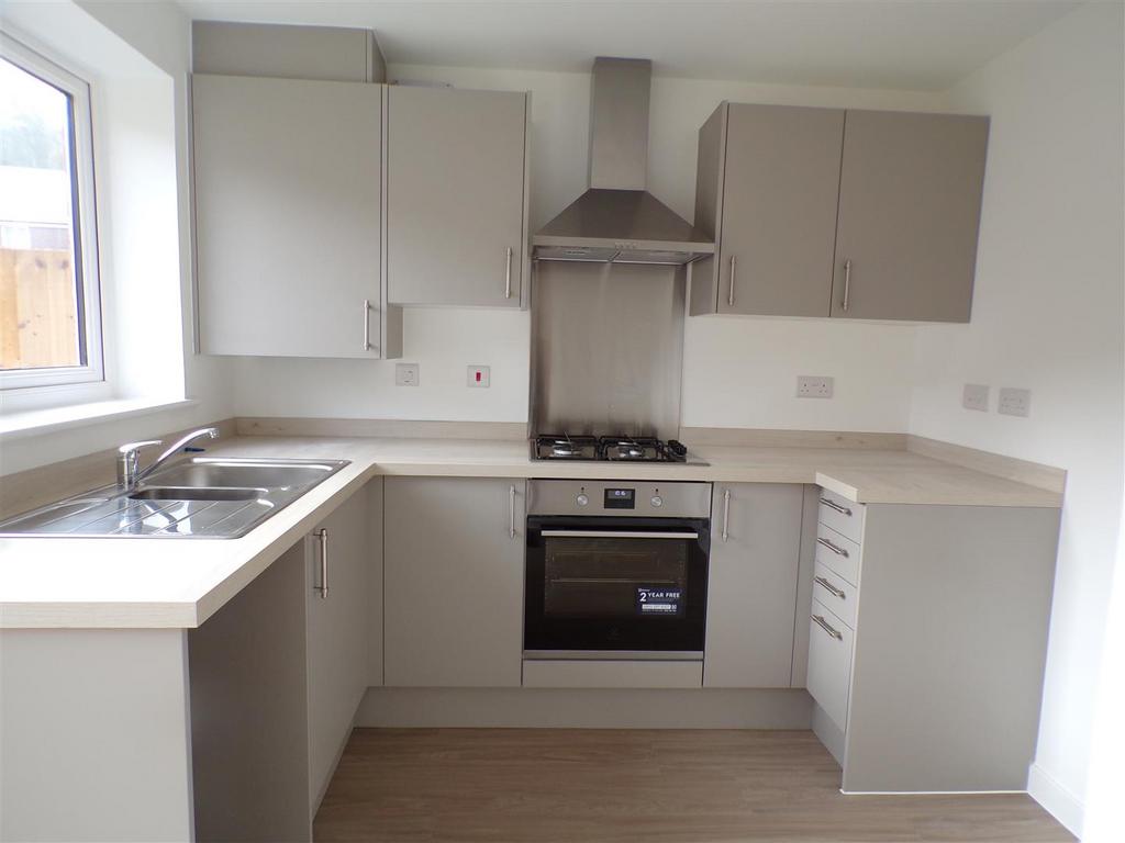 Blakewell Close, Roundswell, Barnstaple 3 bed terraced house to rent £1,100 pcm (£254 pw)