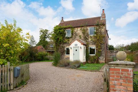 3 bedroom detached house for sale - Back Street, Laxton