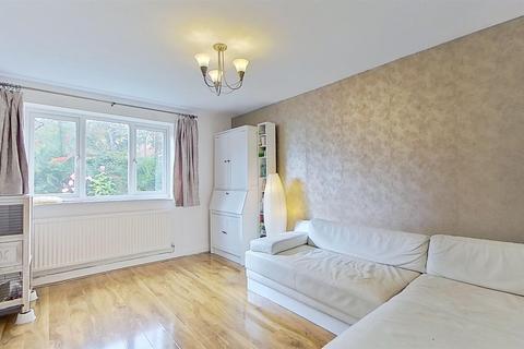 35 Vyne Crescent, Great Holm, Milton Keynes, MK8 9EJ