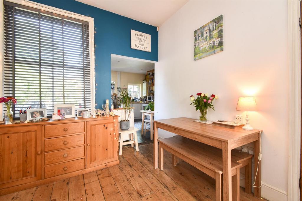 Dining room/kitchen