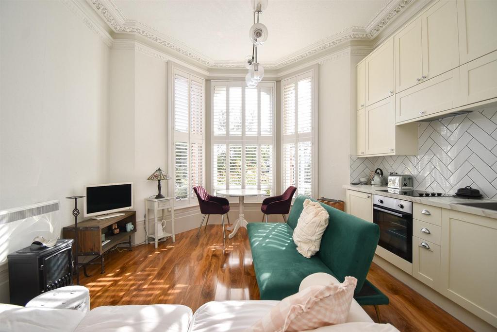 Laton Road, Hastings TN34 1 bed flat for sale £160,000