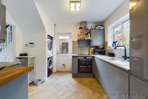 10 Rowdown Crescent, New Addington, Croydon, CR0 0HQ