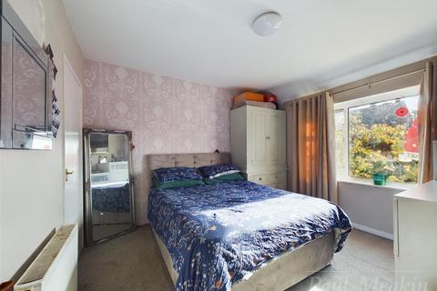 10 Rowdown Crescent, New Addington, Croydon, CR0 0HQ