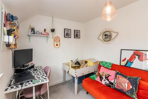 2 bedroom flat to rent, Escelie Way, Birmingham