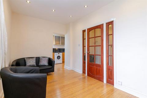 2 bedroom flat to rent, Silvington Close, Birmingham