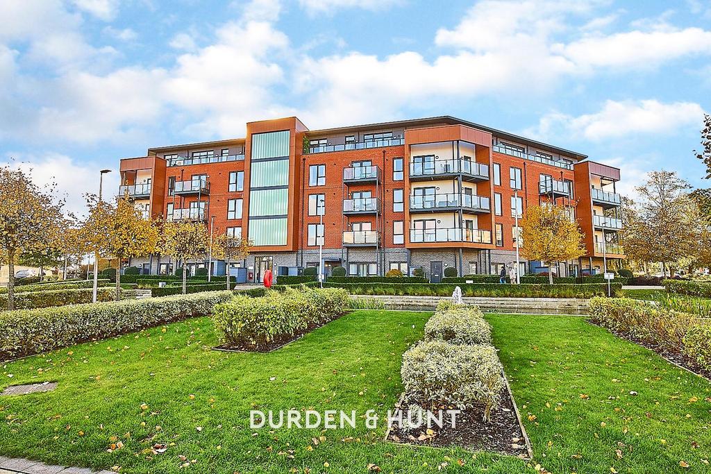 Kings Park Development, Harold Wood, RM2 1 bed penthouse for sale £