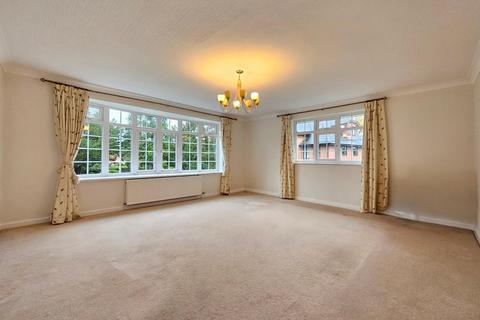 2 bedroom apartment to rent, South Downs Road, Hale