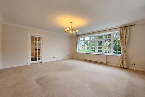 2 bedroom apartment to rent, South Downs Road, Hale