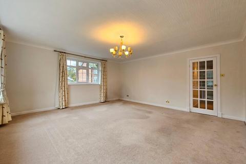 2 bedroom apartment to rent, South Downs Road, Hale