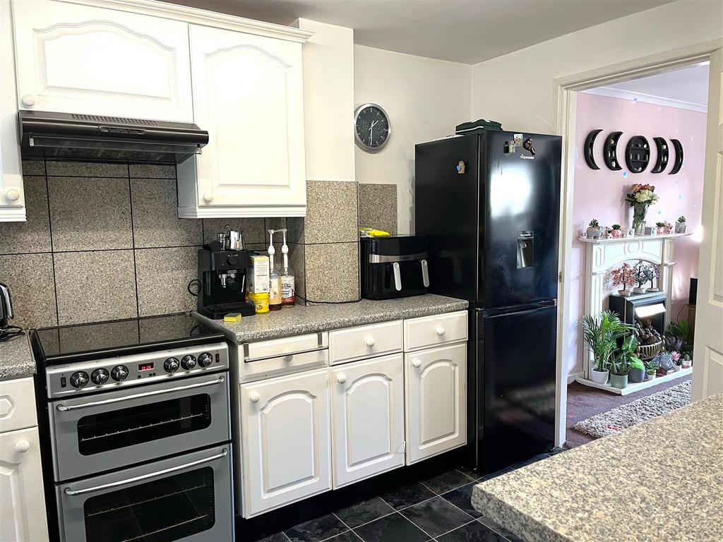 St. Pauls Road, Rugeley 2 bed end of terrace house for sale £150,000