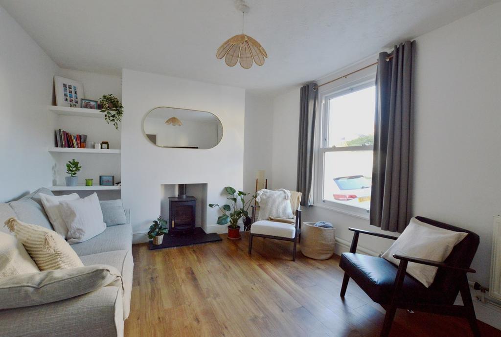 Park Street, Cheltenham, GL50 3 bed townhouse for sale £350,000