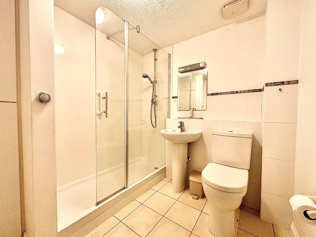 Shower Room.jpg