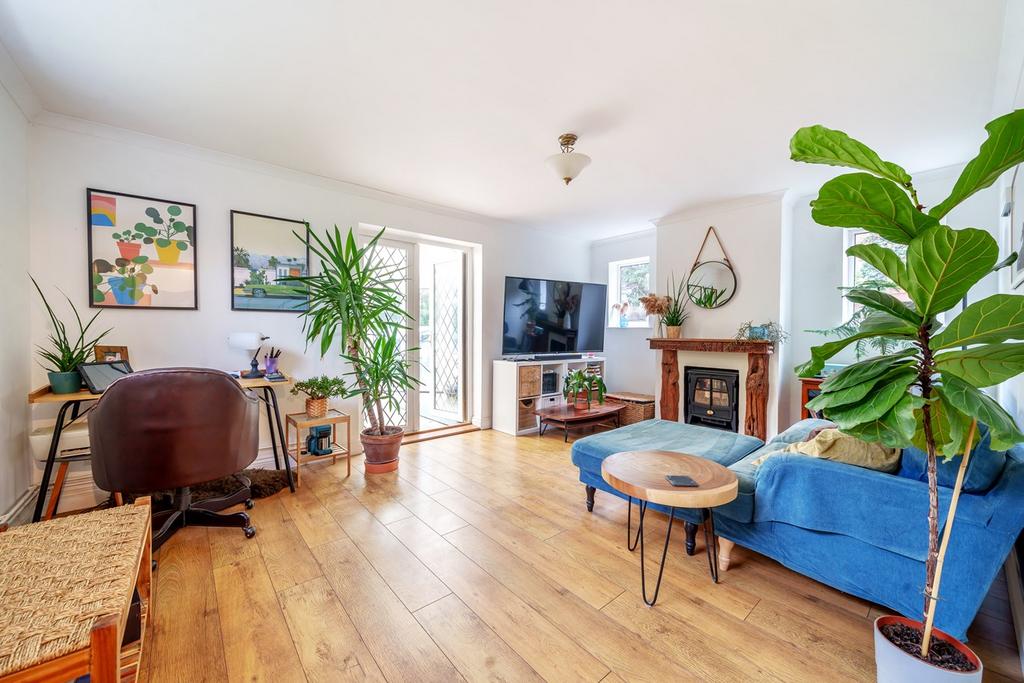 Chalton Heights, Chalton, LU4 3 bed detached house for sale £375,000