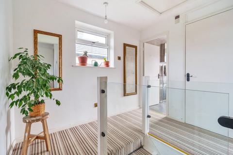 The Grove Chalton Heights, Chalton, Luton, LU4 9UF