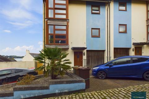 3 bedroom end of terrace house for sale, Holmans Buildings, Plymouth PL1