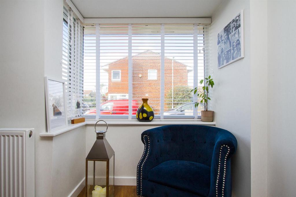 St. Crispians, Seaford BN25 3 bed end of terrace house for sale £340,000