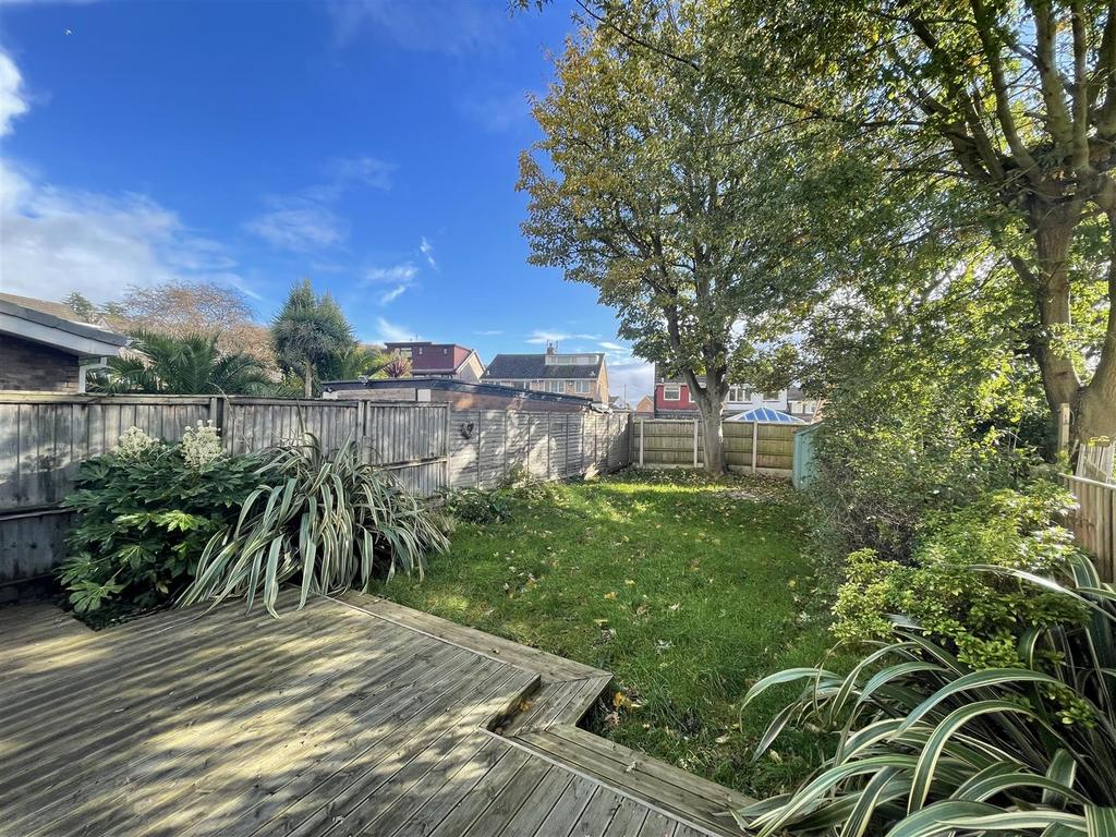 Croft Close, Prenton 3 bed semidetached house £180,000