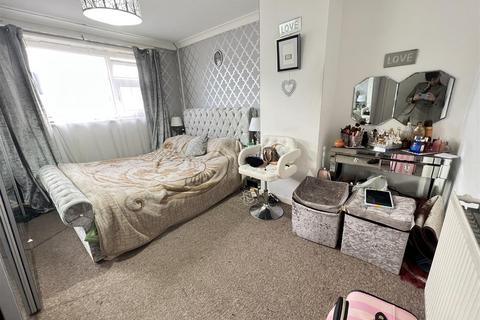 3 bedroom semi-detached house for sale - Ipswich Crescent, Great Barr, Birmingham