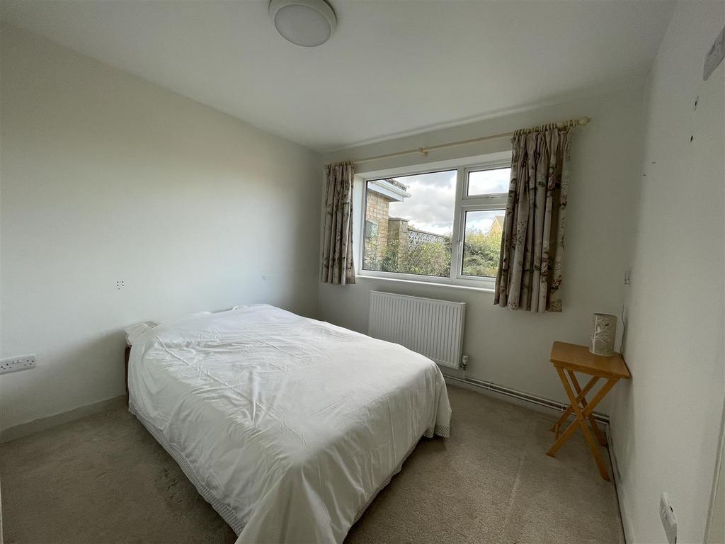 Bedroom 1.JPG