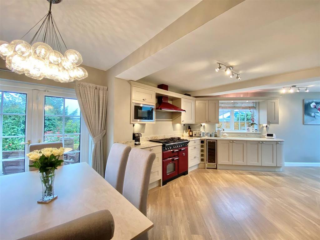 Stoneheads, Whaley Bridge, High Peak 4 bed detached house for sale £