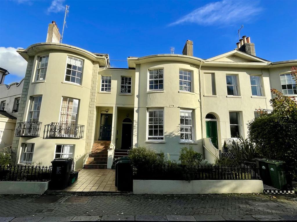 Hanover Crescent, Brighton, East Sussex 1 bed apartment £1,300 pcm (£