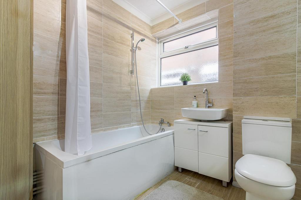 Bathroom (1 of 1).jpg