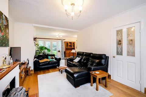 52 Warwick Road, Chingford, London, E4 8NW