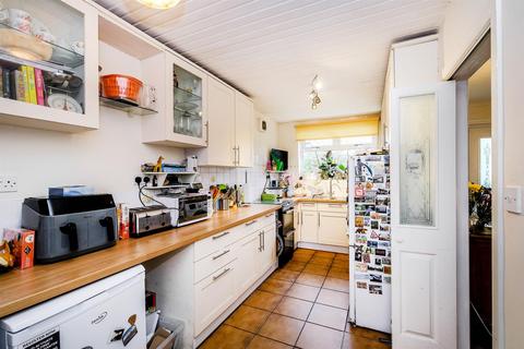 52 Warwick Road, Chingford, London, E4 8NW