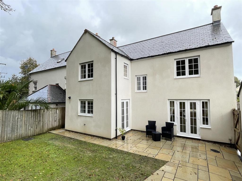 Bay View Road, Duporth, St. Austell 4 bed detached house for sale £