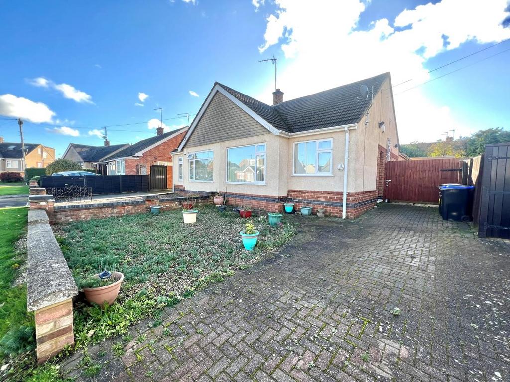 Rawley Crescent, Duston, Northampton NN5 2 bed semidetached bungalow