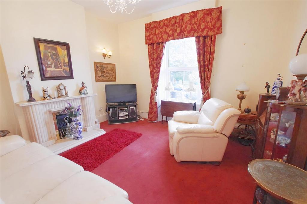 Bradford Road, Brighouse 3 bed semidetached house for sale £245,000