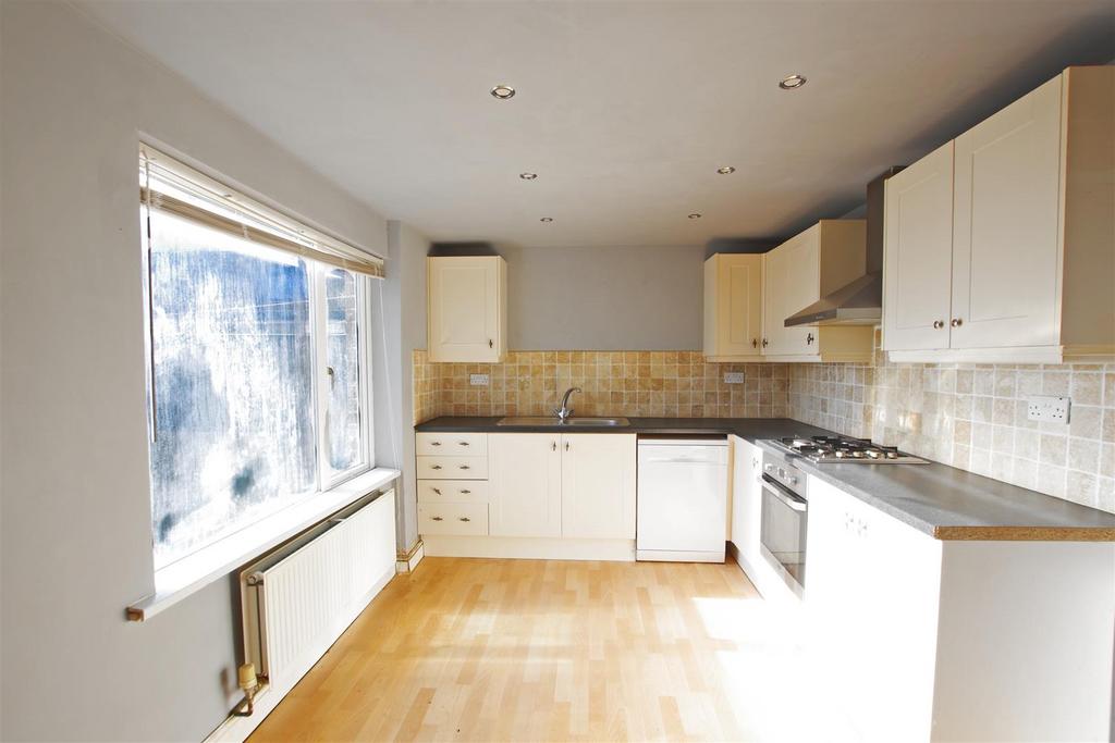 Hillcrest Drive, Queensbury 3 bed terraced house £85,000