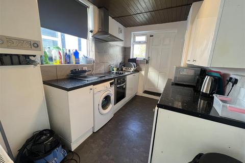 1 bedroom flat to rent, Beresford Avenue, Wembley