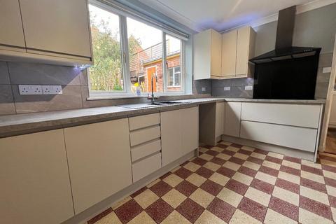 3 bedroom detached house for sale - NO CHAIN - Glendon Road, Rothwell, Kettering