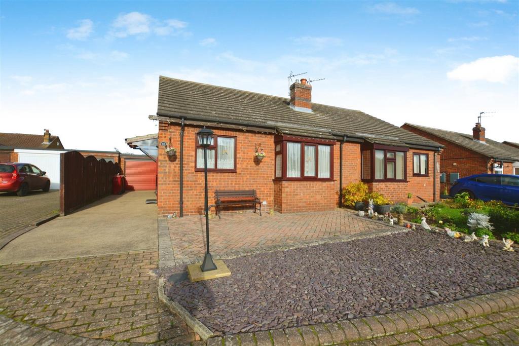 Hall View, Messingham 2 bed semidetached bungalow for sale £150,000