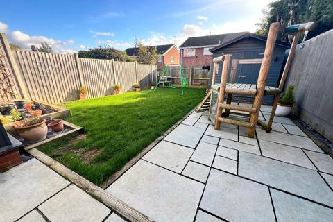 3 bedroom semi-detached house for sale, Livingstone Close, Rothwell